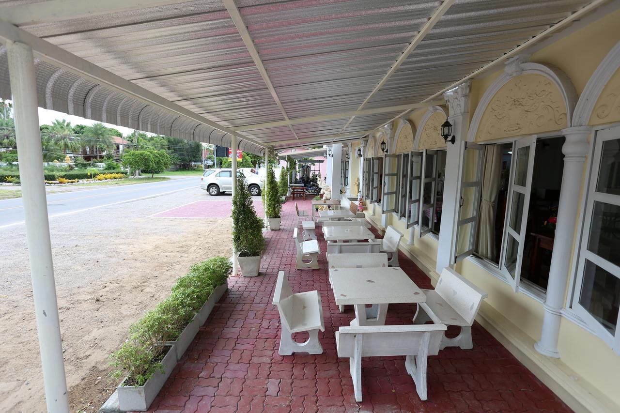 Anchalee Resort Bang Saphan Exterior photo